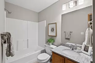 5831 Lake Curve Ln, Brooklyn Center, MN 55429 - Photo 10