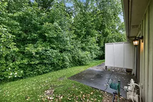 5831 Lake Curve Ln, Brooklyn Center, MN 55429 - Photo 28