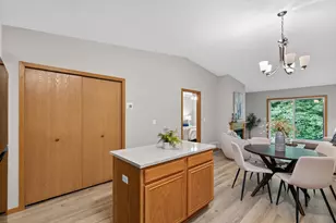 5831 Lake Curve Ln, Brooklyn Center, MN 55429 - Photo 14