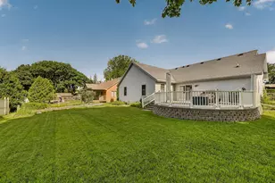 525 16th St SW, Owatonna, MN 55060 - Photo 2