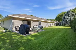 2607 9th St SW, Willmar, MN 56201 - Photo 4
