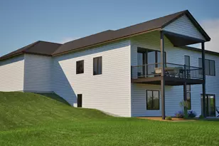 928 Milborne Ln NW, Rochester, MN 55901 - Photo 4