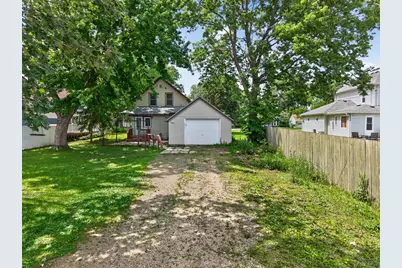 317 S 4th Street, Le Sueur, MN 56058 - Photo 2