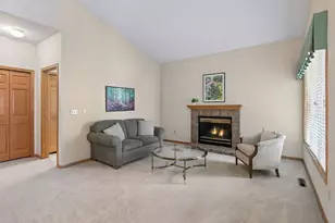 12795 Falcon Dr, Apple Valley, MN 55124 - Photo 8