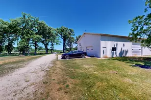 101 Center St, Freeborn, MN 56032 - Photo 32