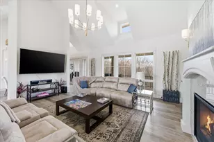 9810 Sky Ln, Eden Prairie, MN 55347 - Photo 16