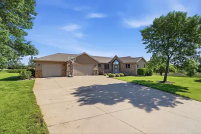 126 57th Avenue NE, Willmar, MN 56201 - Photo 2