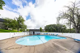 3917 Heritage Hills Dr, Bloomington, MN 55437 - Photo 20