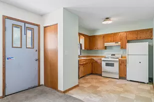 2018 42nd St NW, Rochester, MN 55901 - Photo 4