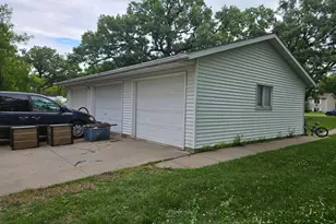 112 N 3rd St, Royalton, MN 56373 - Photo 2