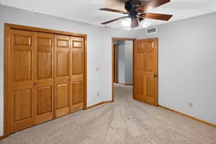 4708 Weston Hills Dr, Eagan, MN 55123 - Photo 38