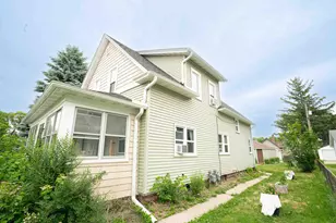 229 2nd Ave S, South Saint Paul, MN 55075 - Photo 2