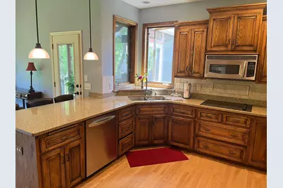 868 Bavaria Hills Terrace, Chaska, MN 55318 - Photo 4