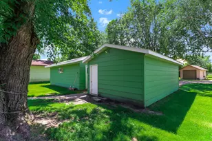324 Augusta Ave, Paynesville, MN 56362 - Photo 10