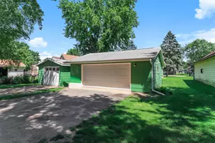 324 Augusta Ave, Paynesville, MN 56362 - Photo 12