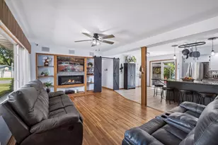 2134 Shale Ln, Eagan, MN 55122 - Photo 2