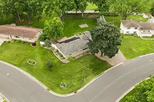 2134 Shale Ln, Eagan, MN 55122 - Photo 24