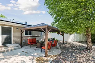 2134 Shale Ln, Eagan, MN 55122 - Photo 26