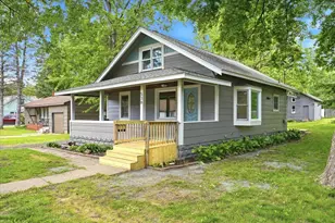 538 N Pearl St, River Falls, WI 54022 - Photo 2