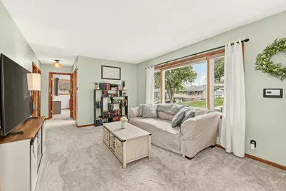 1810 25th Avenue NW, Rochester, MN 55901 - Photo 2
