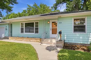 123 Searle St NE, Sauk Rapids, MN 56379 - Photo 2