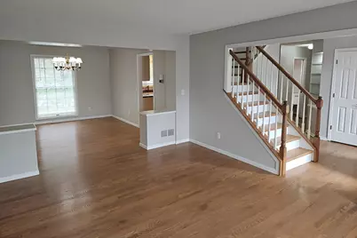 8982 Hunters Trail, Woodbury, MN 55125 - Photo 4