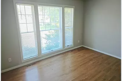 8982 Hunters Trail, Woodbury, MN 55125 - Photo 6