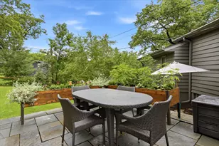 301 Ardmore Dr, Golden Valley, MN 55422 - Photo 34