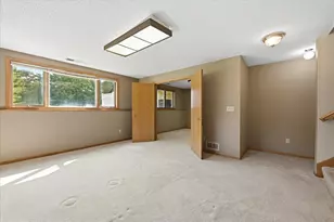 5758 Heather Ridge Dr, North Saint Paul, MN 55126 - Photo 24