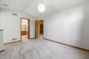 5758 Heather Ridge Dr, North Saint Paul, MN 55126 - Photo 14