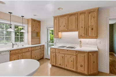 3935 Joppa Avenue S, Saint Louis Park, MN 55416 - Photo 14