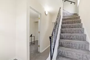 256 Rose Ave W, Saint Paul, MN 55117 - Photo 12