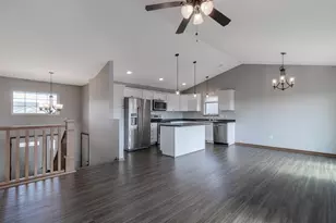 720 Mulligan St, Mankato, MN 56001 - Photo 2