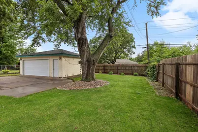 1913 Independence Avenue N, Golden Valley, MN 55427 - Photo 34