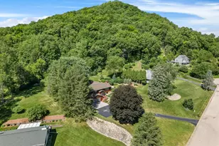 39109 Karen Ct, Winona, MN 55987 - Photo 2