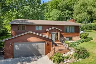39109 Karen Ct, Winona, MN 55987 - Photo 1