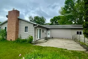 1006 10th St SW, Wadena, MN 56482 - Photo 6