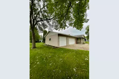 1006 10th Street SW, Wadena, MN 56482 - Photo 4