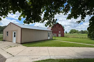 41806 Davenport St NE, Braham, MN 55006 - Photo 4