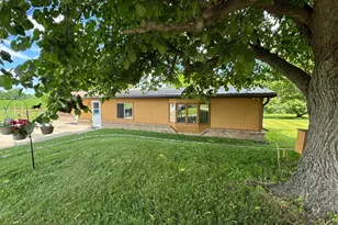 41806 Davenport St NE, Braham, MN 55006 - Photo 2