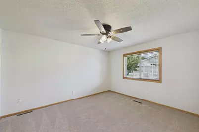 5232 Kingsbury Place NW, Rochester, MN 55901 - Photo 8
