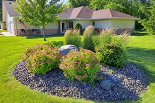 12998 Evergreen Dr, Lindstrom, MN 55045 - Photo 2