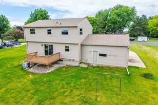 720 Campbell Ct, Pine Island, MN 55963 - Photo 6