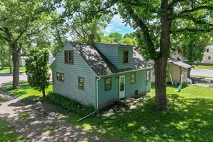 1318 Irving St, Alexandria, MN 56308 - Photo 2
