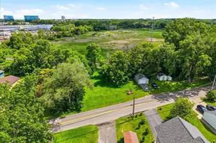 10226 S Shore Dr, Plymouth, MN 55441 - Photo 10