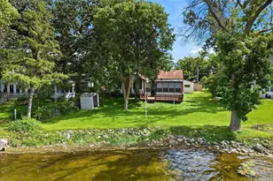 10226 S Shore Dr, Plymouth, MN 55441 - Photo 2