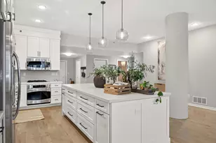 215 10th Ave S, Minneapolis, MN 55415 - Photo 8