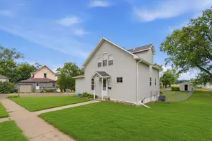 142 Maple St E, Amery, WI 54001 - Photo 2