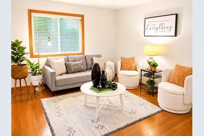 601 Annapolis Street E, Saint Paul, MN 55118 - Photo 2