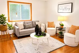 601 Annapolis St E, Saint Paul, MN 55118 - Photo 2